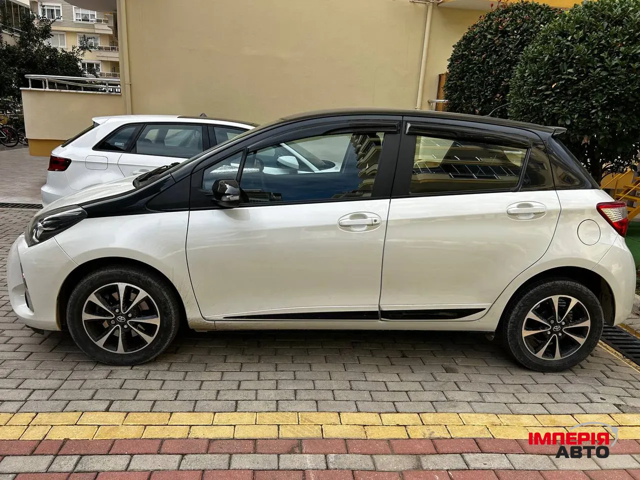 Toyota Yaris - фото 3