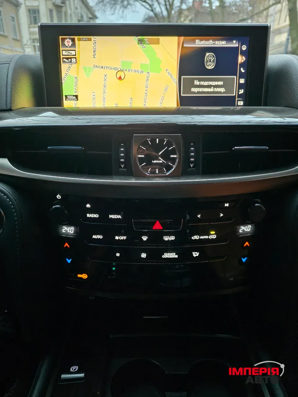 Lexus LX - фото 15