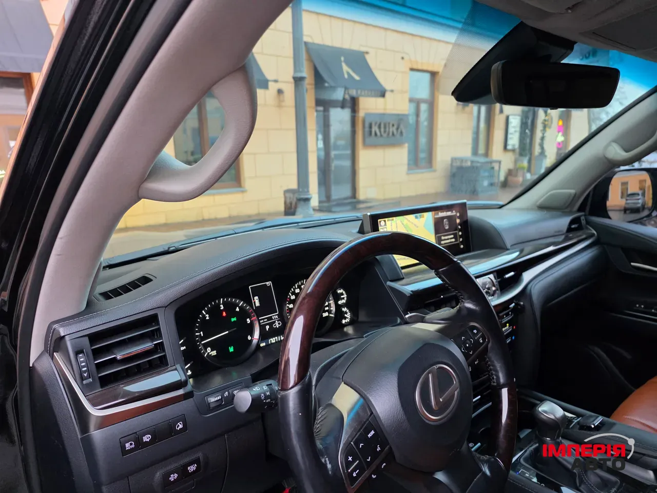 Lexus LX - фото 10