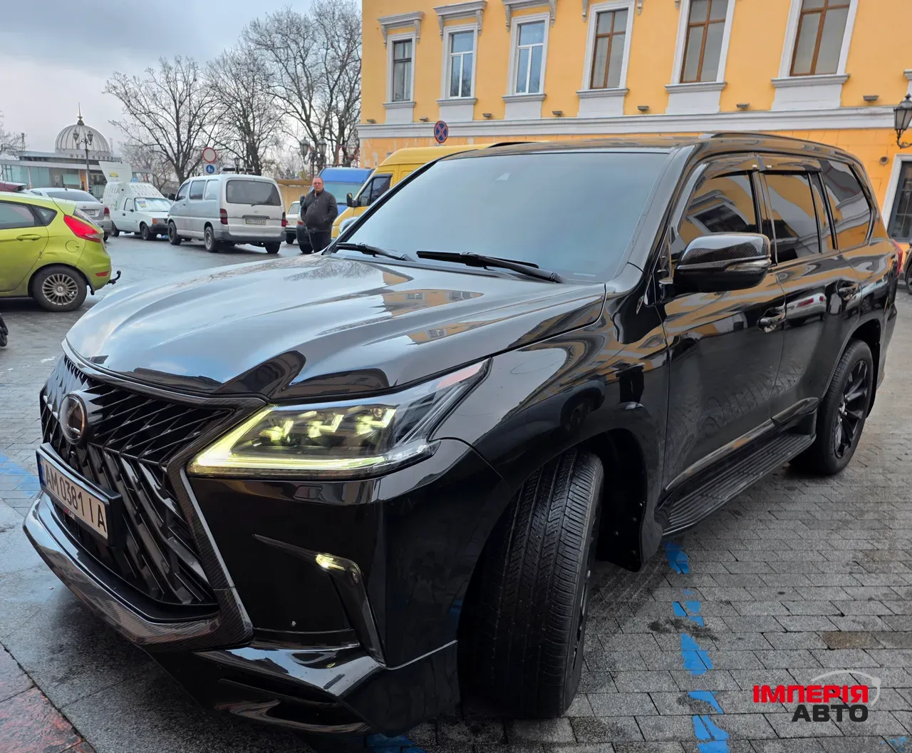 Lexus LX - фото 2