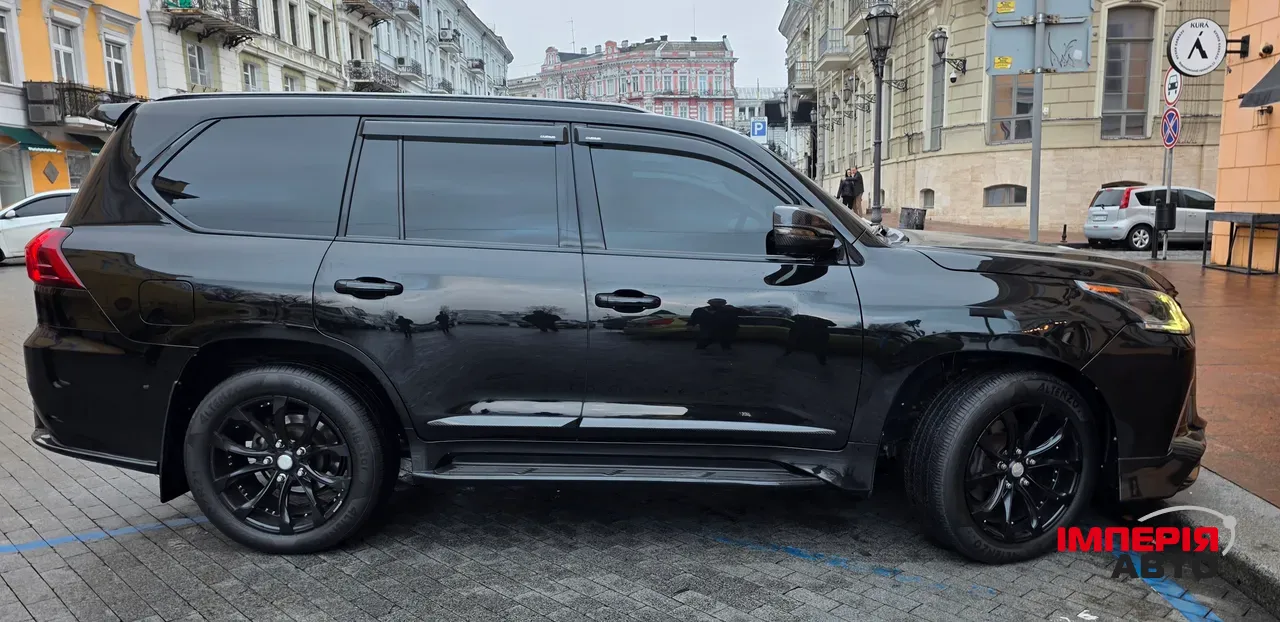Lexus LX - фото 8
