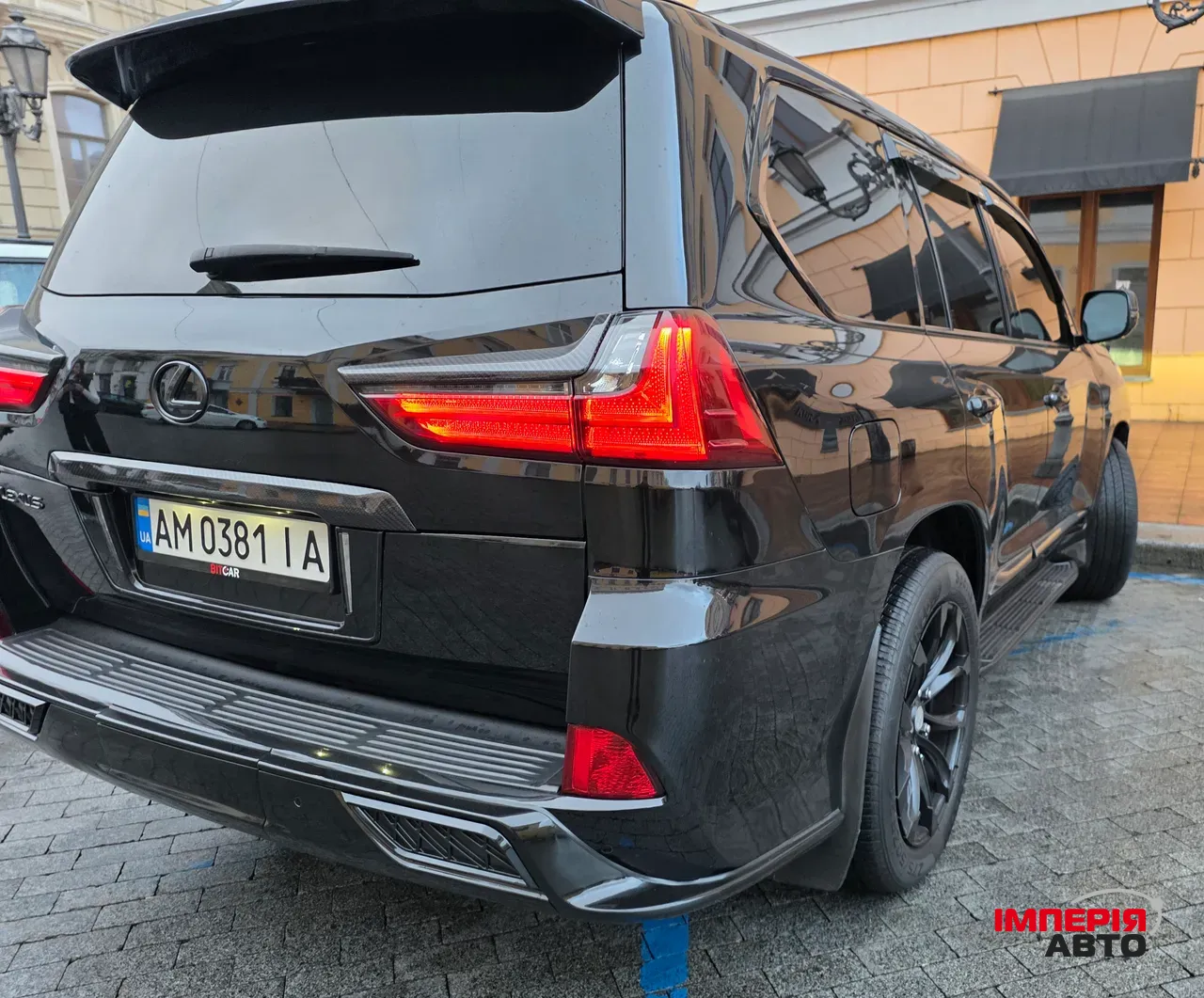 Lexus LX - фото 7