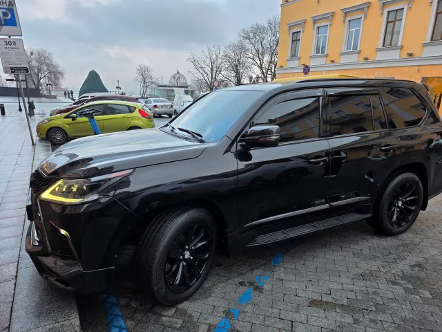 Lexus LX - фото 5