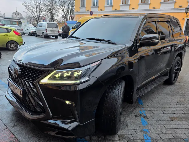 Lexus LX - фото 2