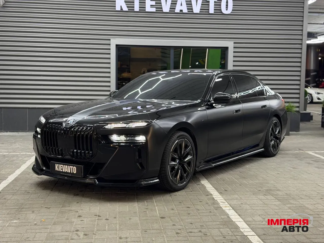 BMW 7 серії - фото 1