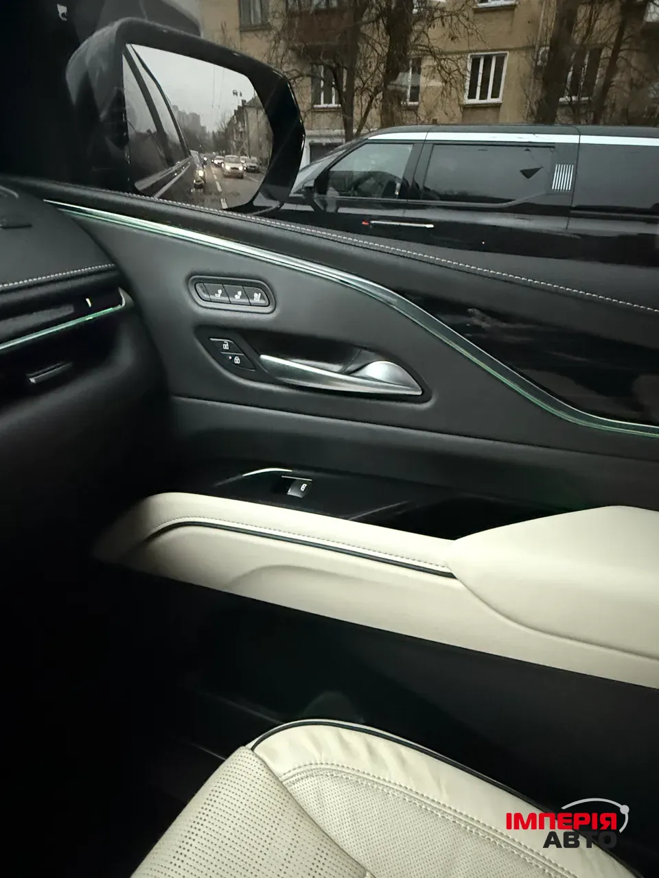 Cadillac Escalade - фото 20