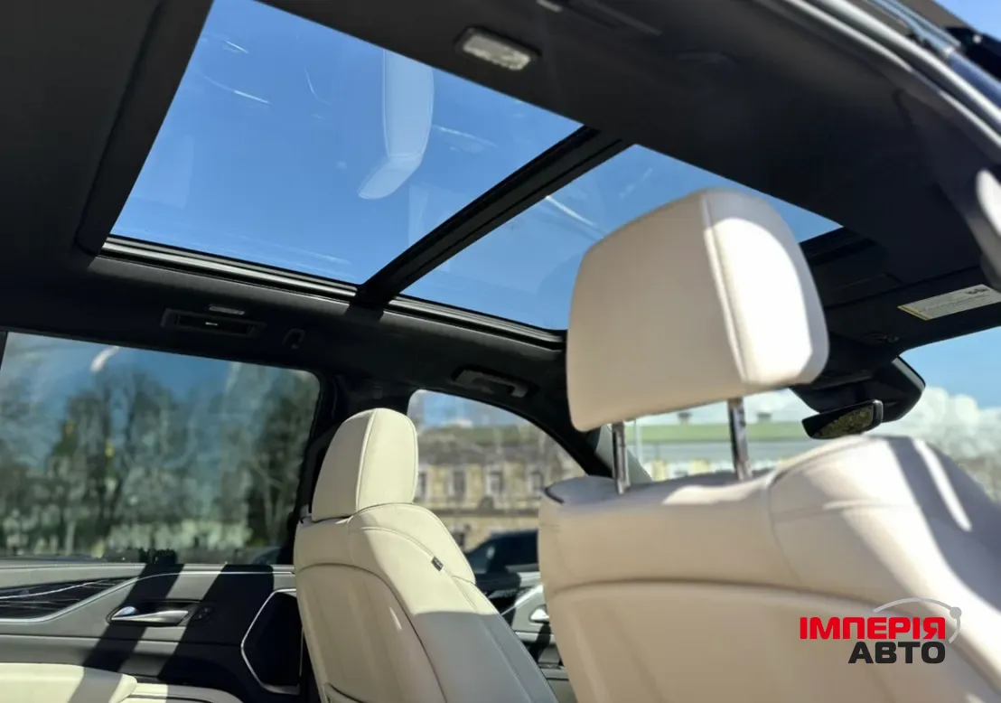 Cadillac Escalade - фото 16