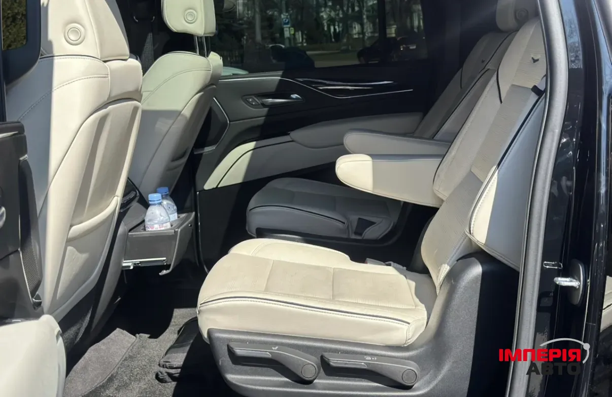 Cadillac Escalade - фото 11
