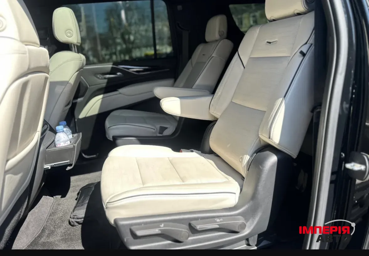 Cadillac Escalade - фото 12