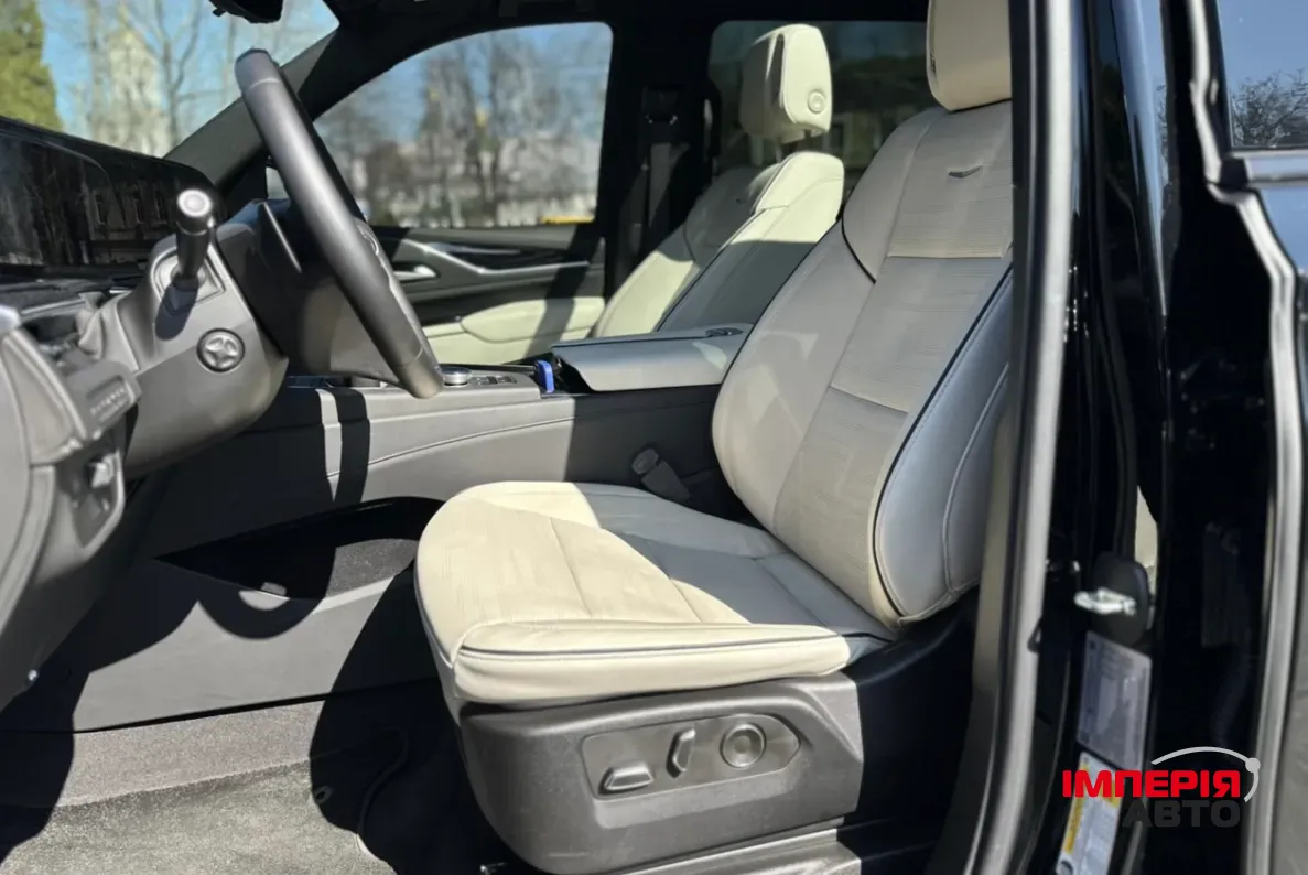 Cadillac Escalade - фото 8