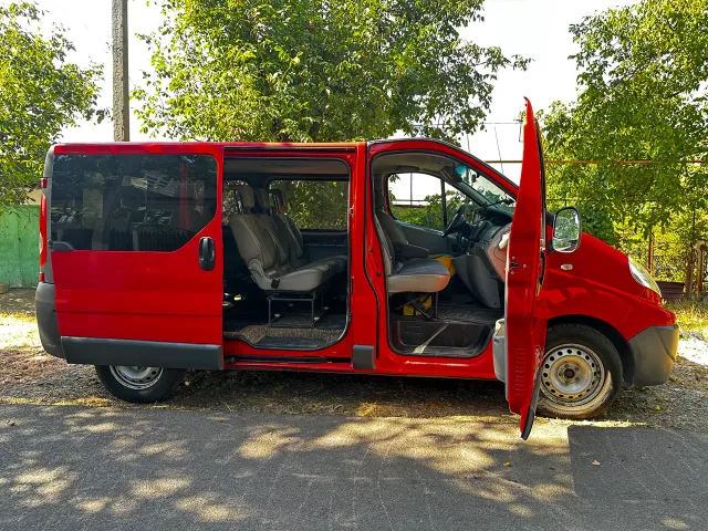 Renault Trafic - фото 2