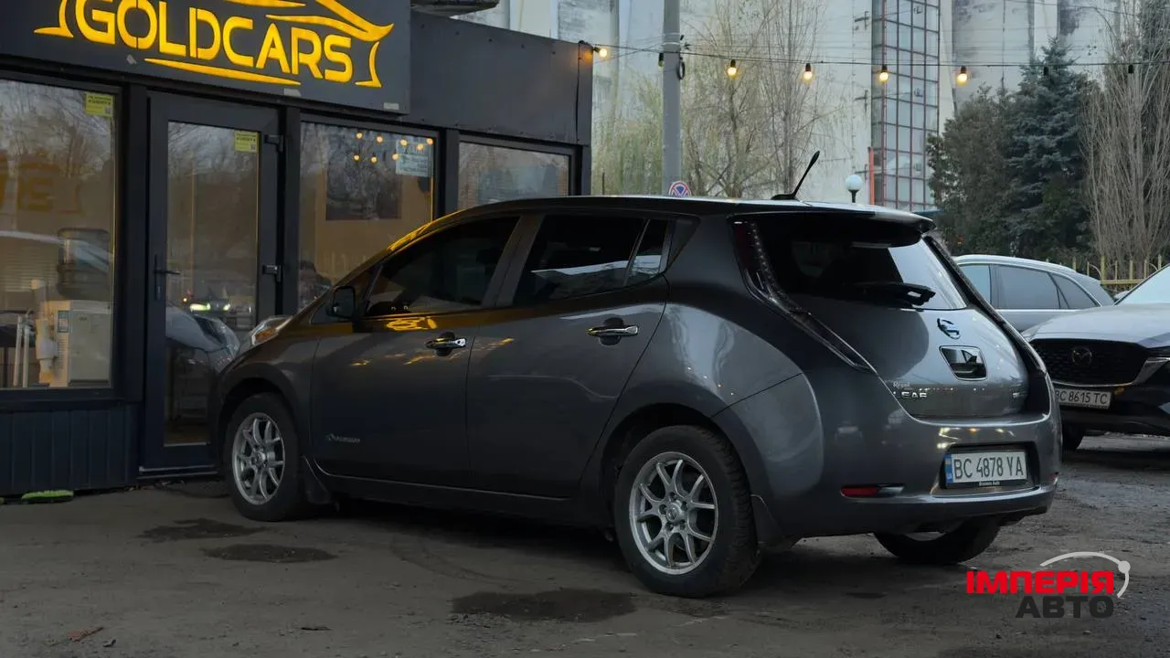 Nissan Leaf - фото 2