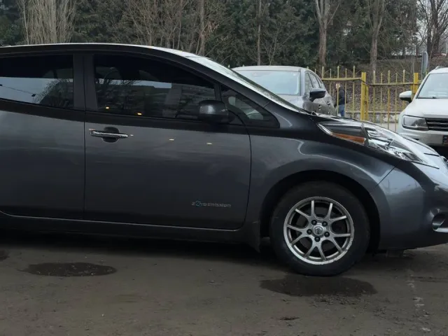 Nissan Leaf - фото 3