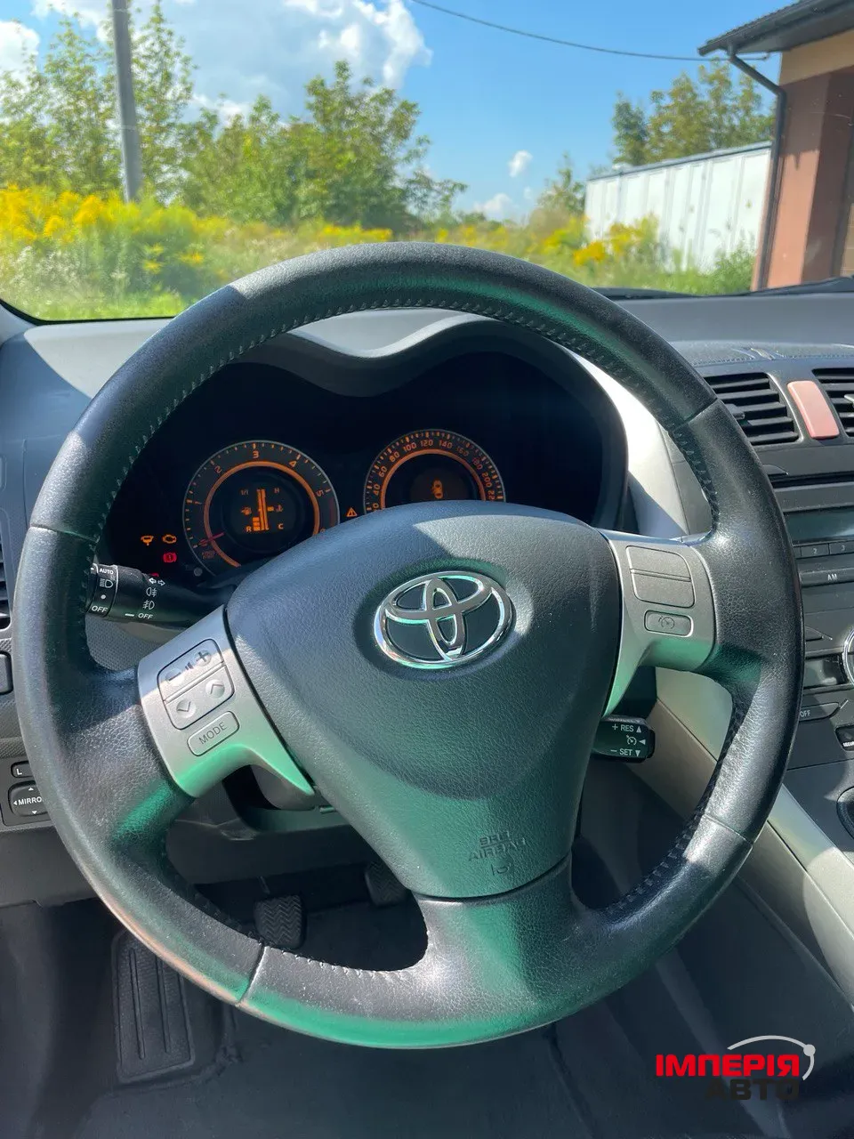 Toyota Auris - фото 7