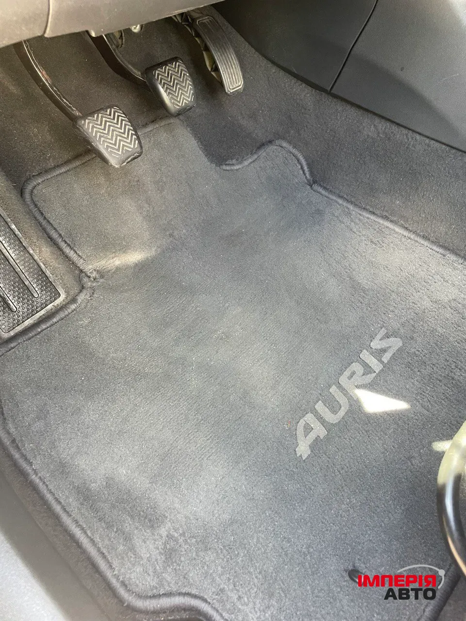 Toyota Auris - фото 14