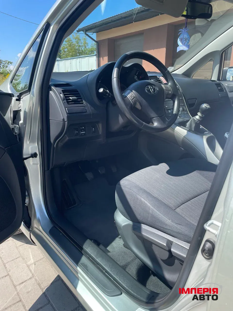 Toyota Auris - фото 9