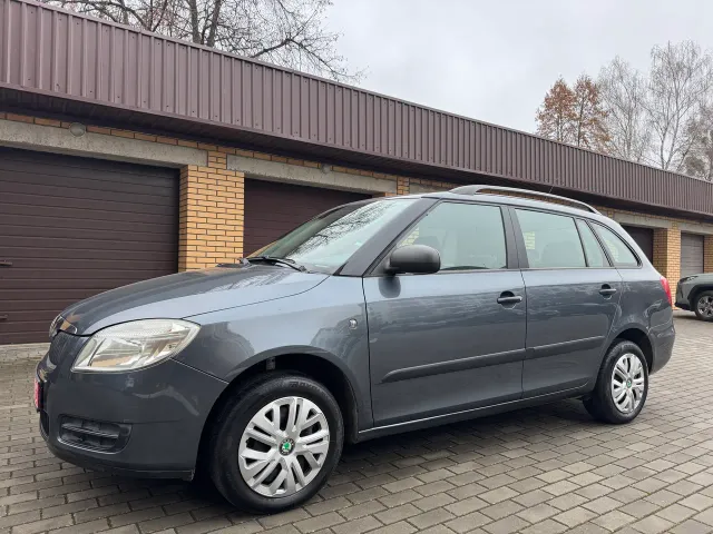 Skoda Fabia - фото 3
