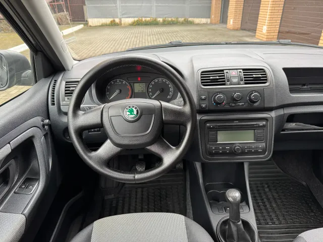 Skoda Fabia - фото 2
