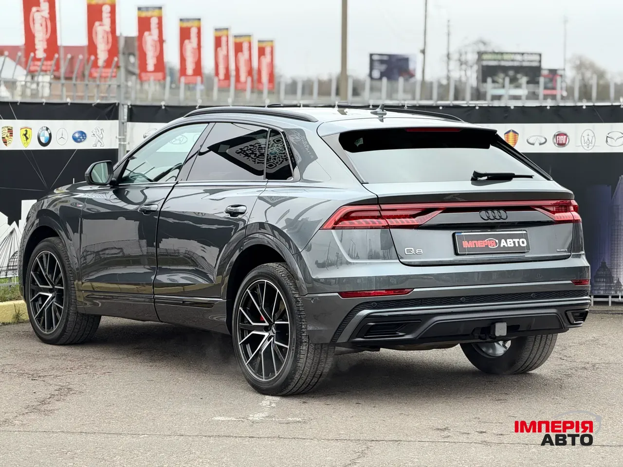 Audi Q8 - фото 5