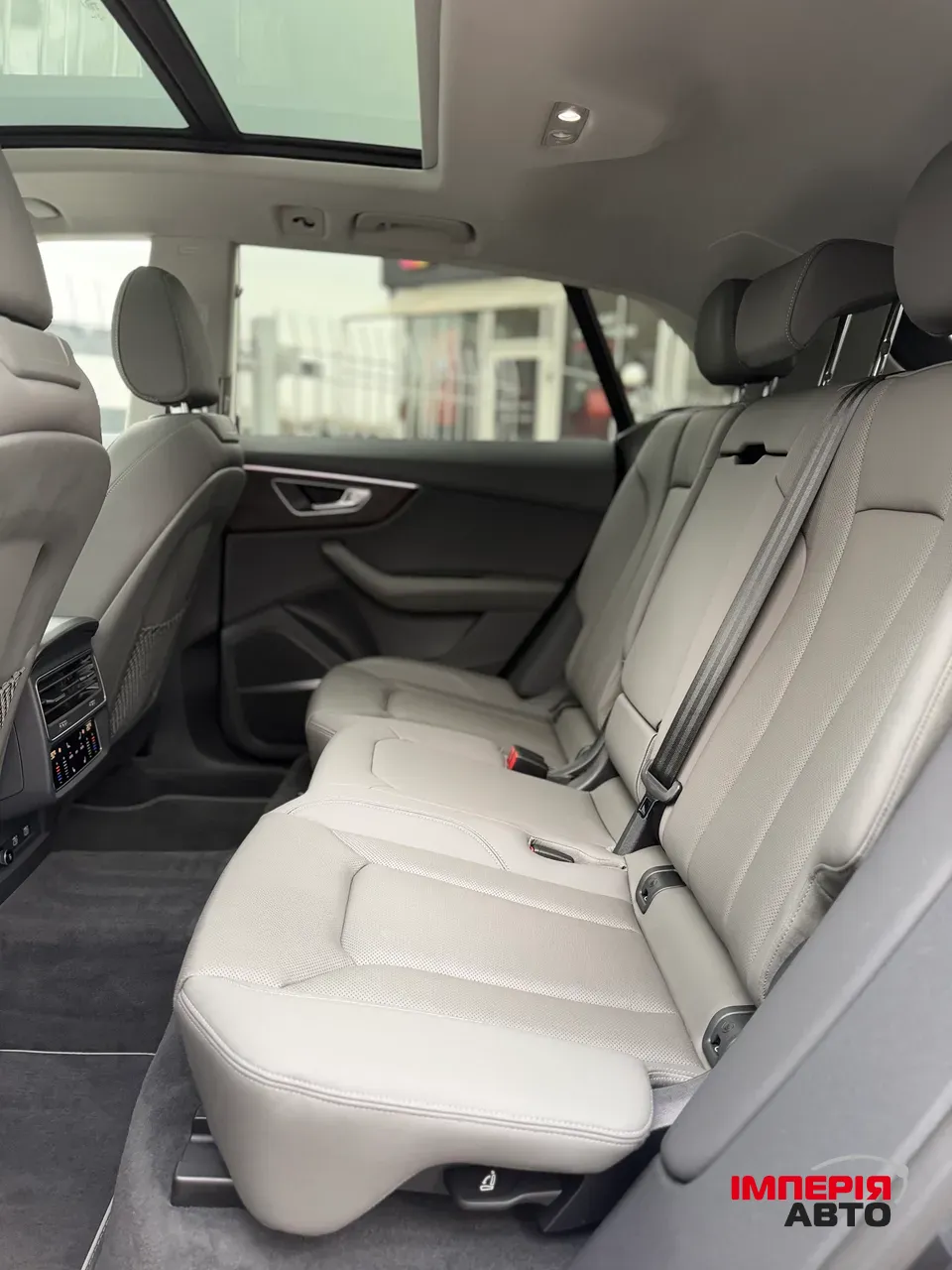 Audi Q8 - фото 11