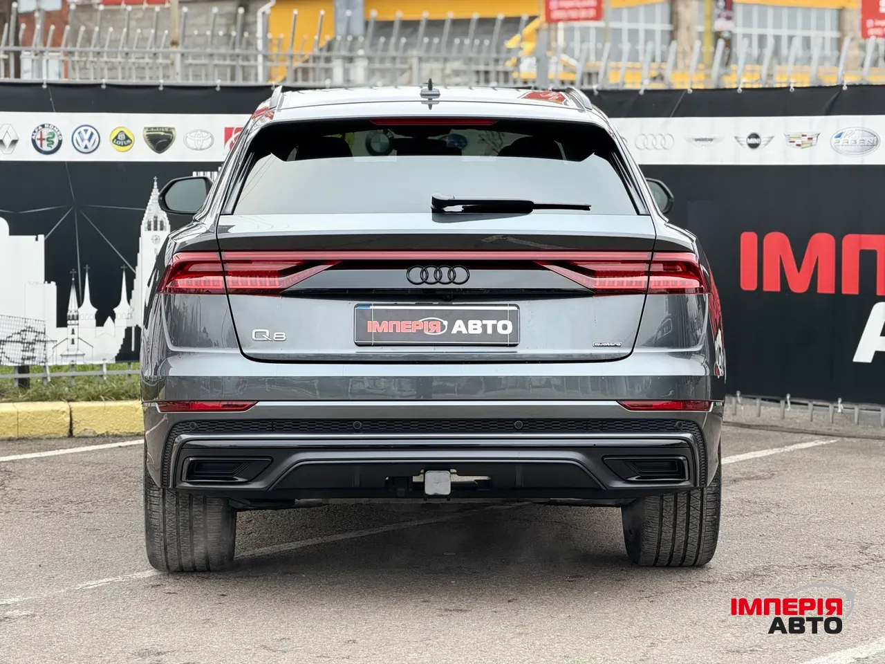 Audi Q8 - фото 6