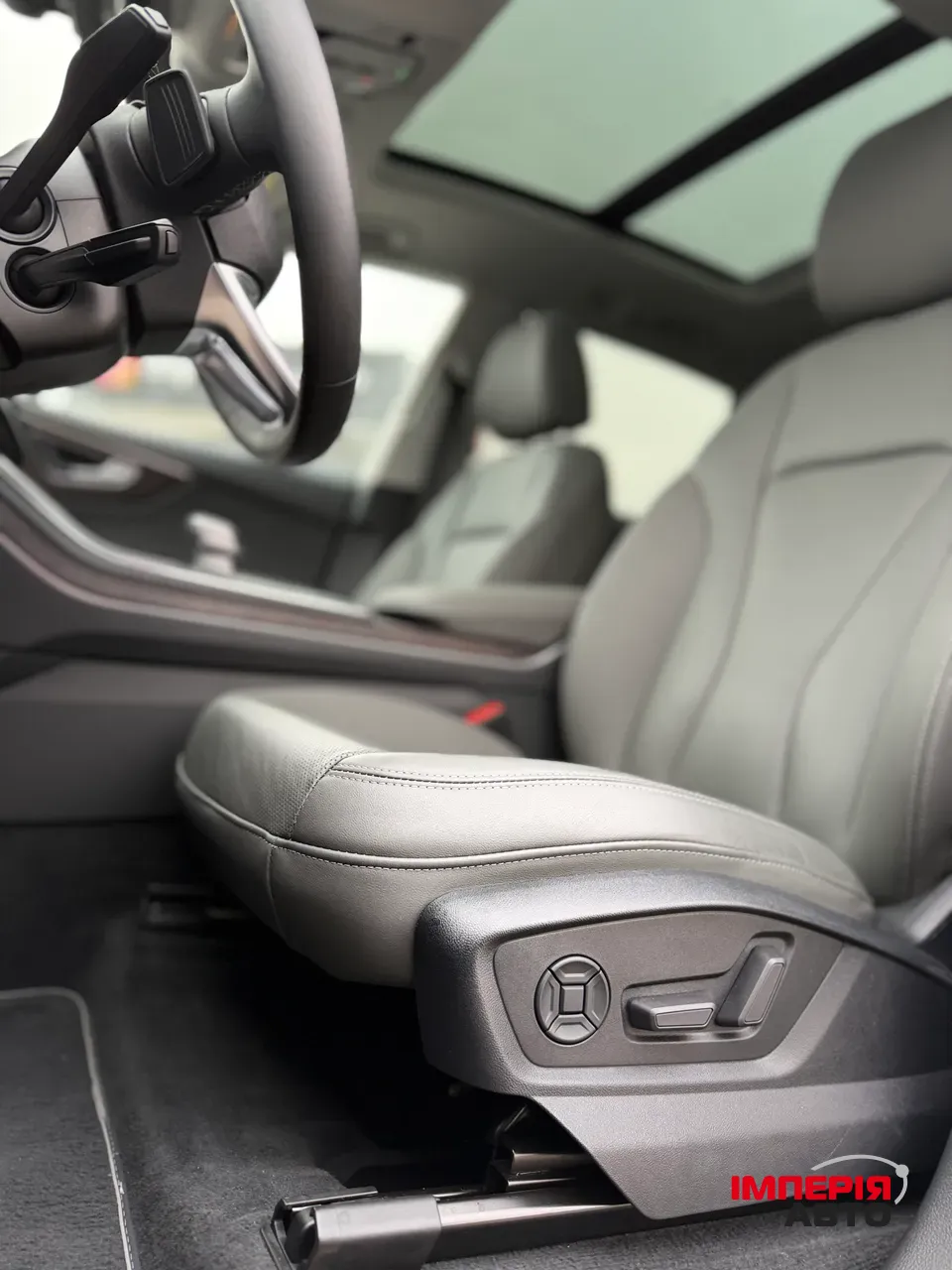 Audi Q8 - фото 9