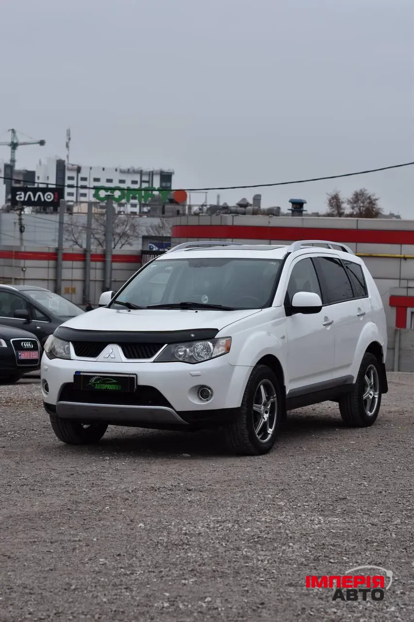 Mitsubishi Outlander - фото 14