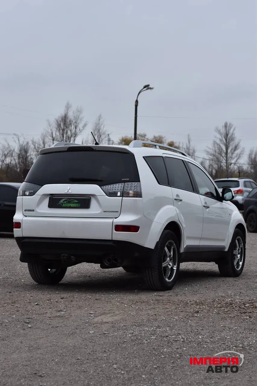 Mitsubishi Outlander - фото 19
