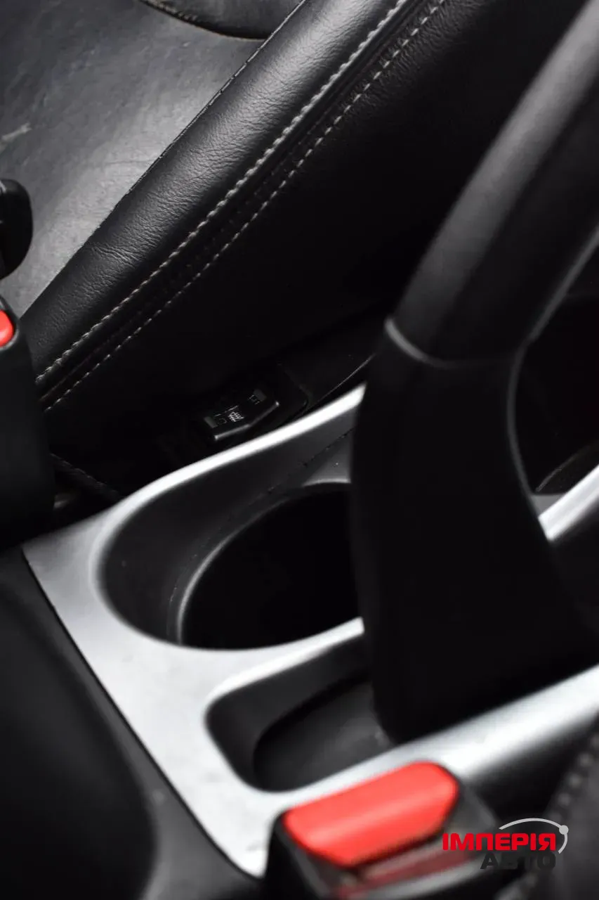 Mitsubishi Outlander - фото 12