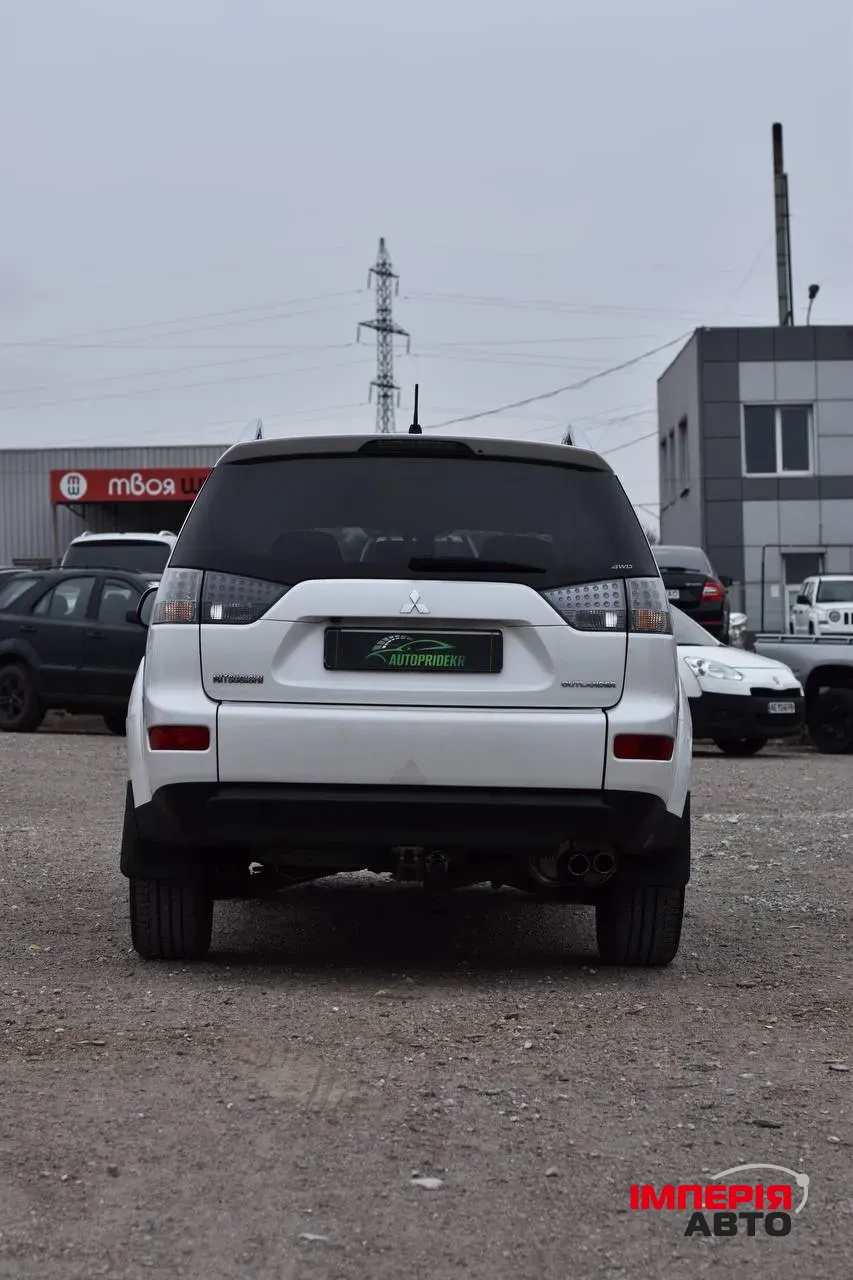 Mitsubishi Outlander - фото 17