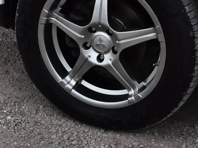 Mitsubishi Outlander - фото 4