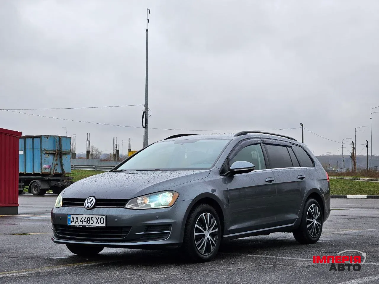 Volkswagen Golf - фото 1