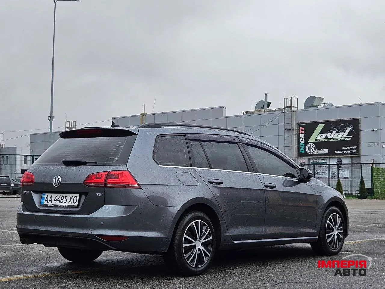 Volkswagen Golf - фото 8