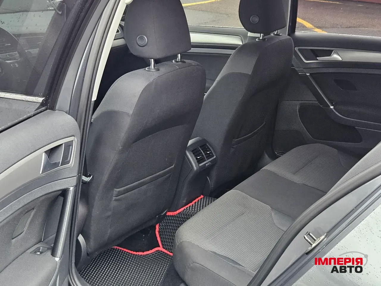 Volkswagen Golf - фото 12