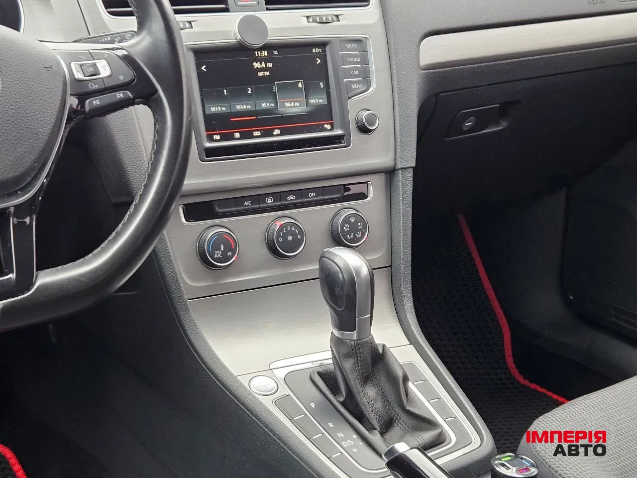 Volkswagen Golf - фото 13