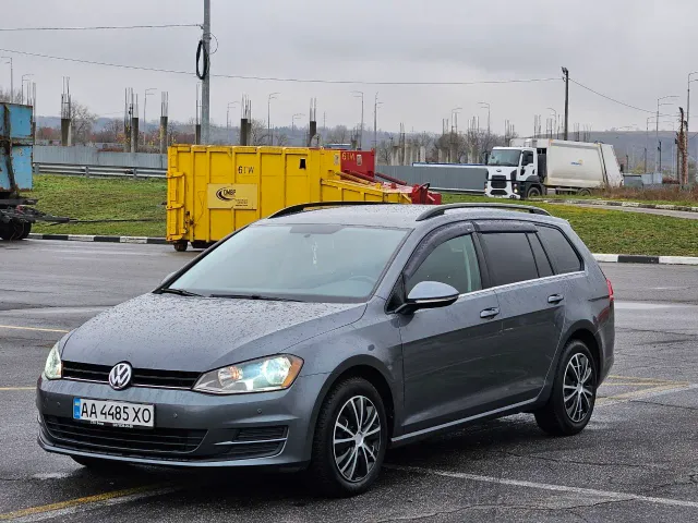 Volkswagen Golf - фото 2