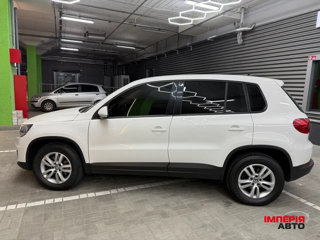 Volkswagen Tiguan - фото 7