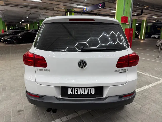 Volkswagen Tiguan - фото 5