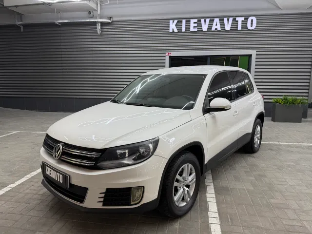 Volkswagen Tiguan - фото 1