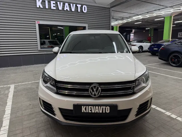 Volkswagen Tiguan - фото 2