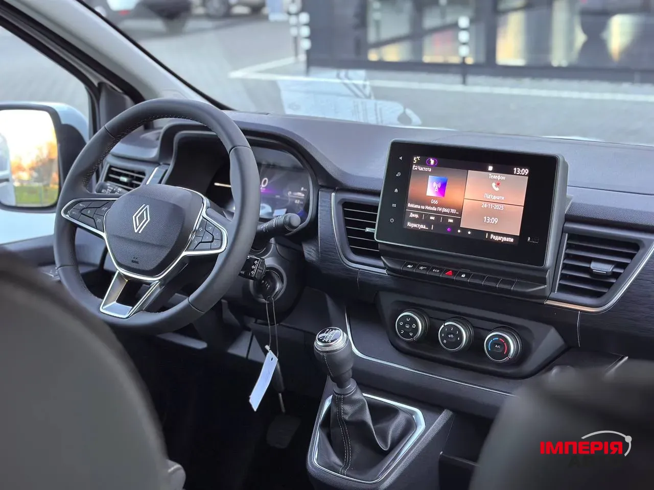 Renault Trafic - фото 25