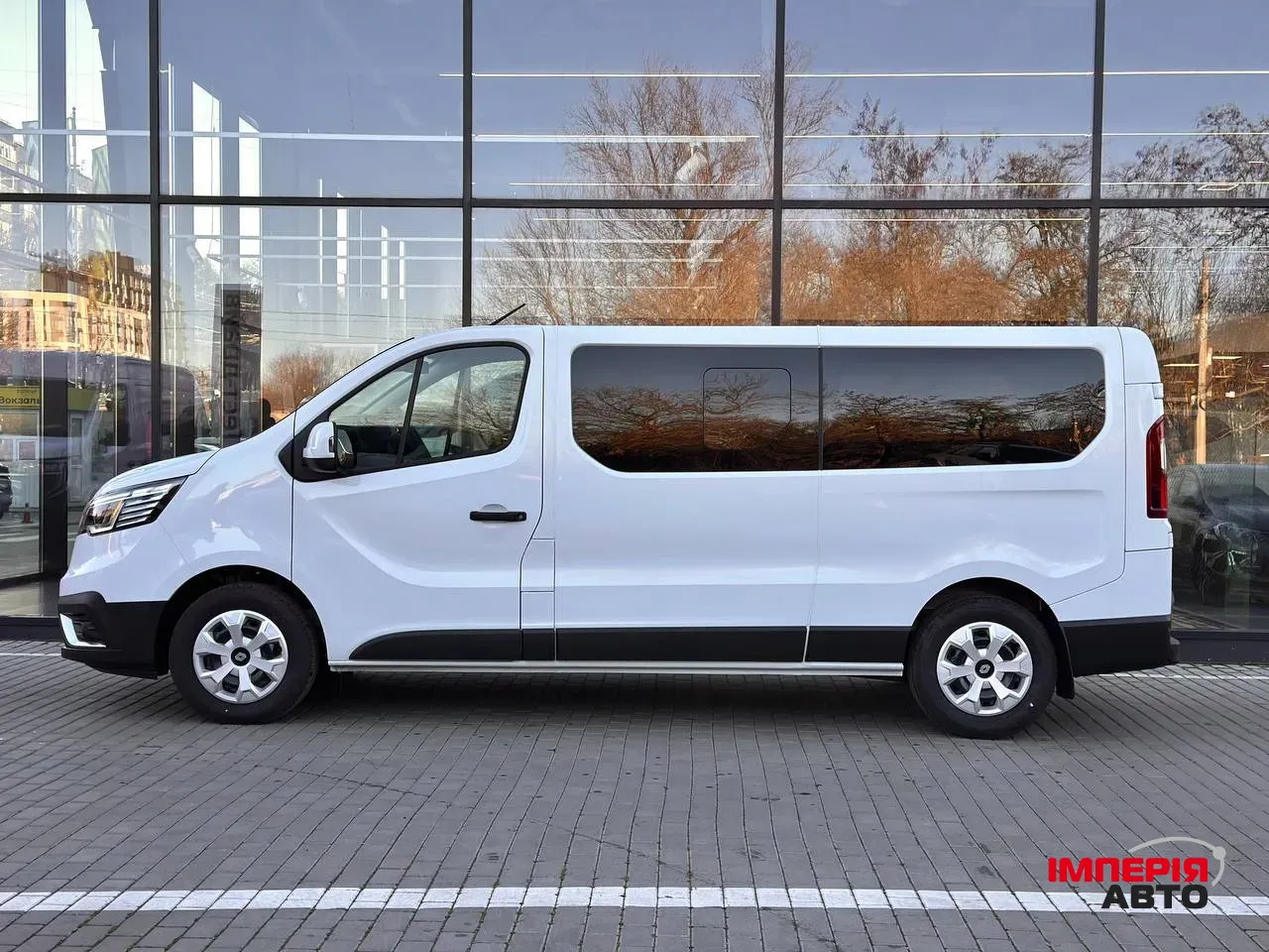 Renault Trafic - фото 2