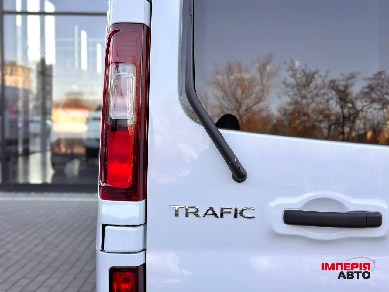 Renault Trafic - фото 8