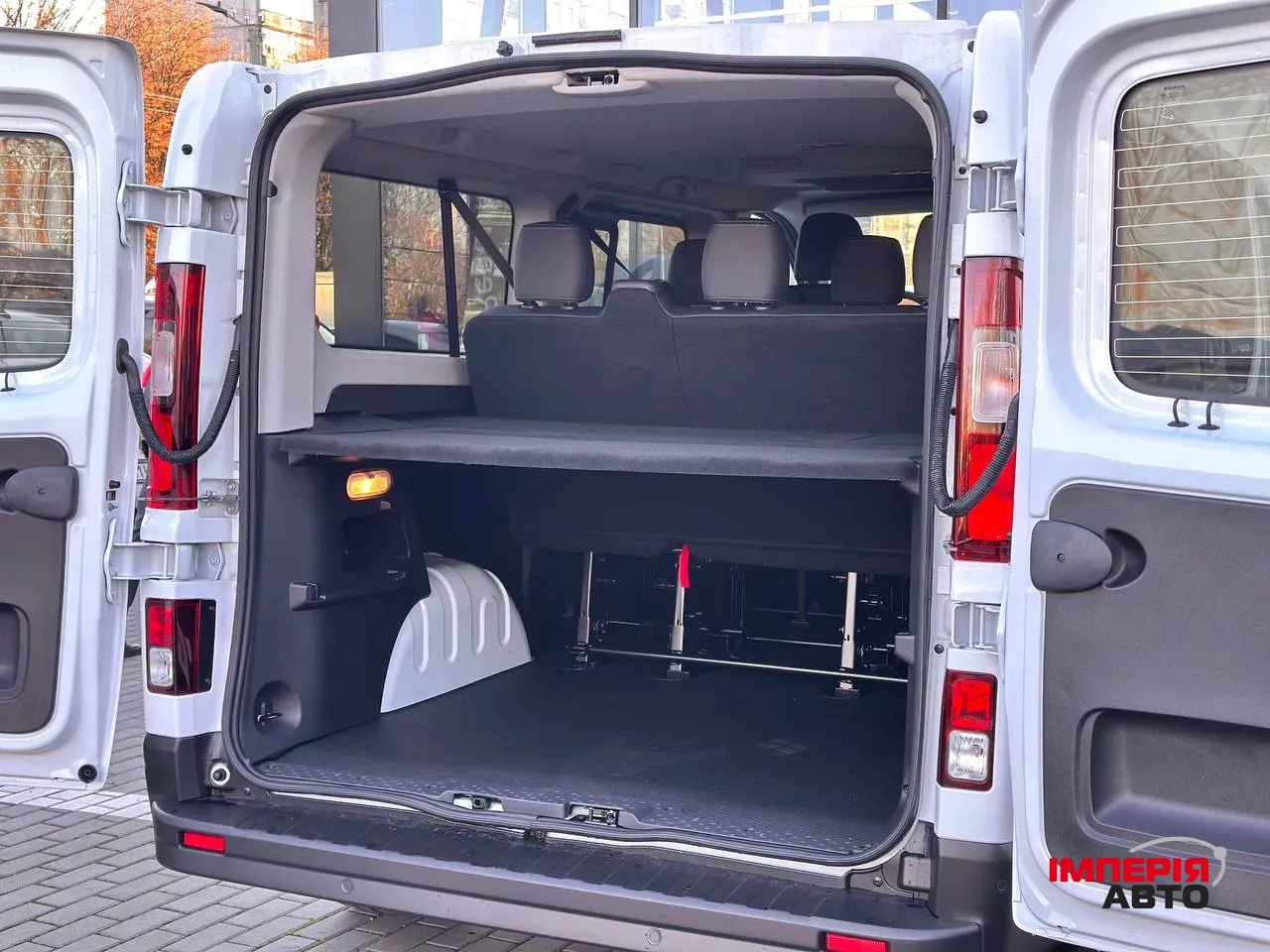 Renault Trafic - фото 13