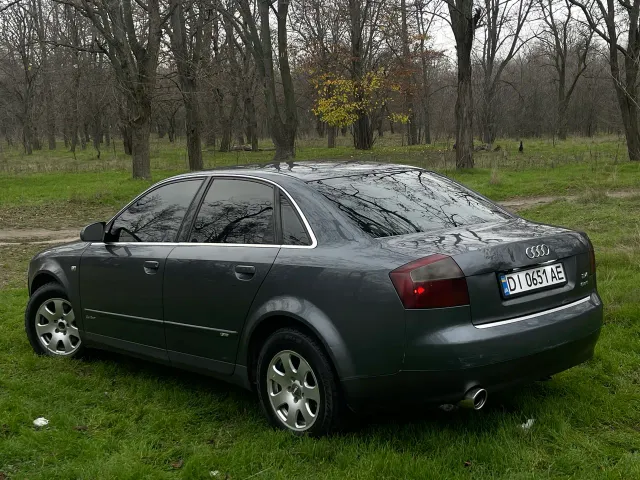 Audi A4 - фото 5