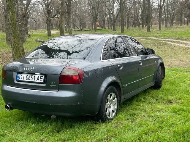 Audi A4 - фото 3