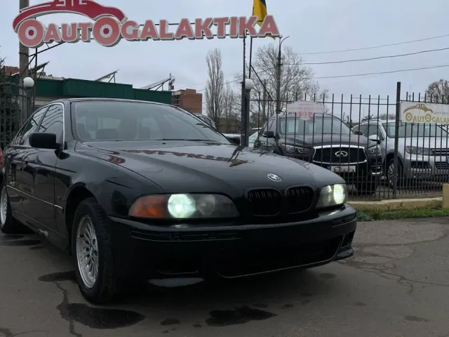 BMW 5 серії - фото 1