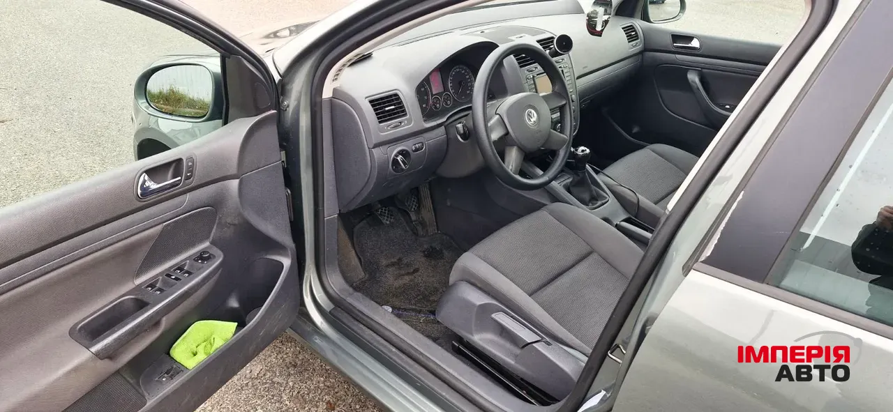 Volkswagen Golf - фото 10