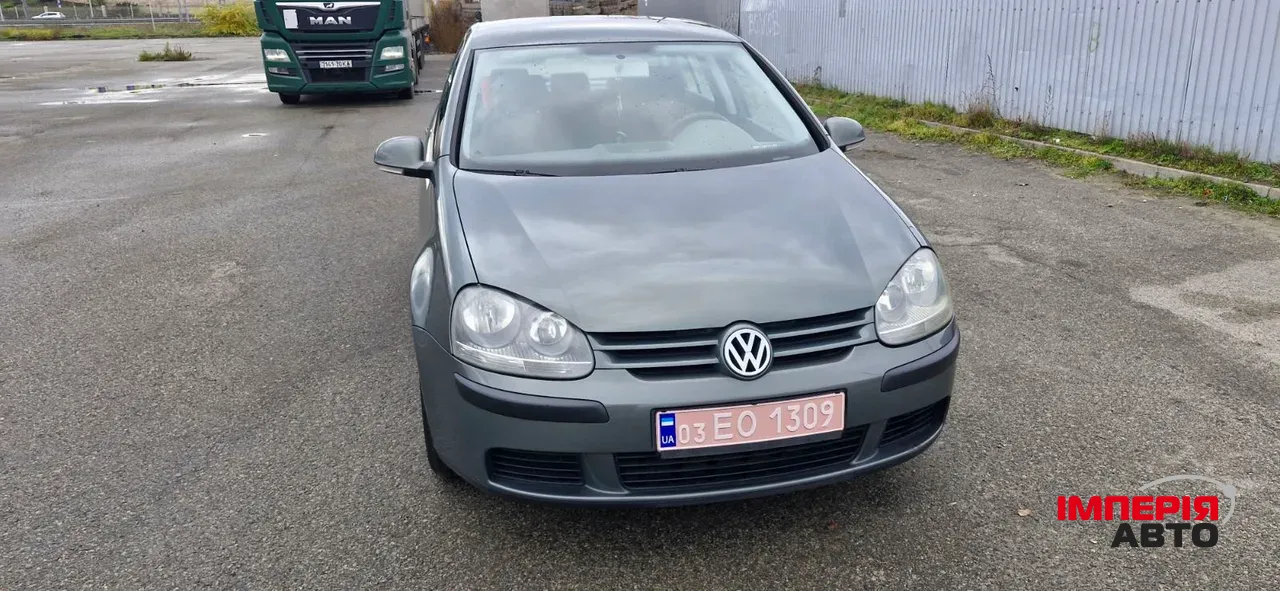 Volkswagen Golf - фото 8