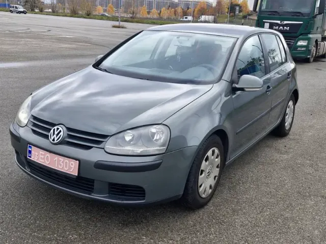 Volkswagen Golf - фото 1